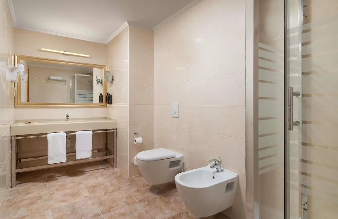 Mercure Chisinau Center Jazz Hotel-1